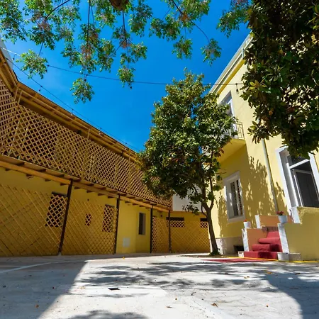 ホテル Gjuhadoli 2