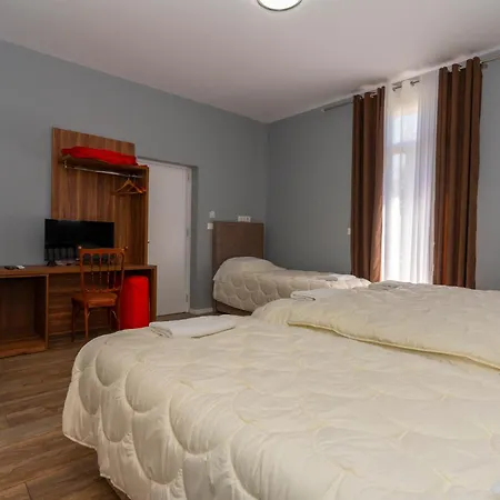 Hotel Gjuhadoli 2 4*
