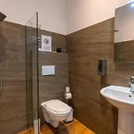 Hotel Gjuhadoli 2 4*