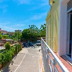 Hotel Gjuhadoli 2 4*