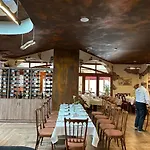 Gjuhadoli 2 Hotel