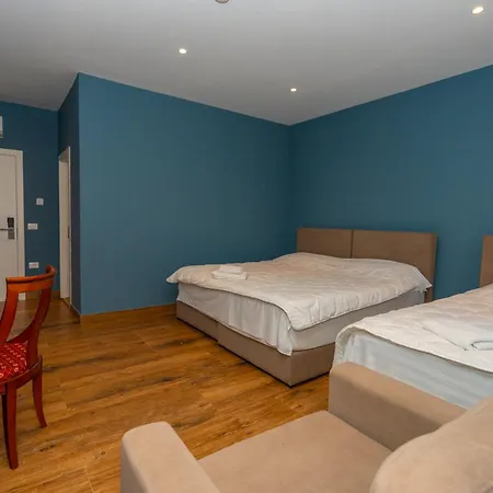 Ξενοδοχείο Gjuhadoli 2