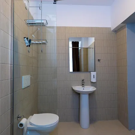 Gjuhadoli 2 Ξενοδοχείο 4*