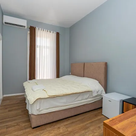 Gjuhadoli 2 Ξενοδοχείο 4*