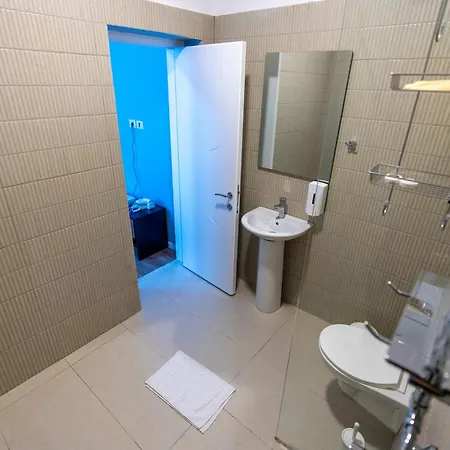 Gjuhadoli 2 Ξενοδοχείο Σκόδρα