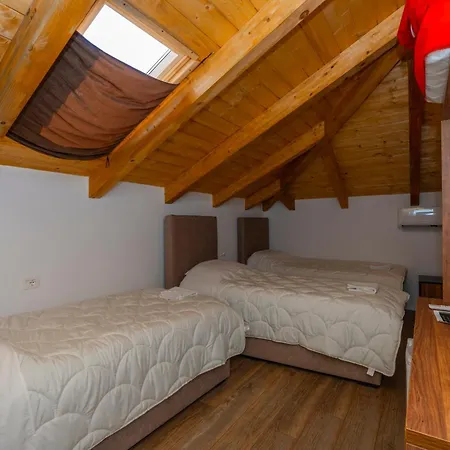 Gjuhadoli 2 Ξενοδοχείο