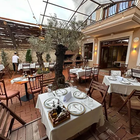 Ξενοδοχείο Gjuhadoli 2